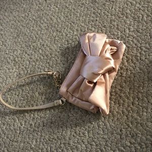 Jessica Simpson wristlet
